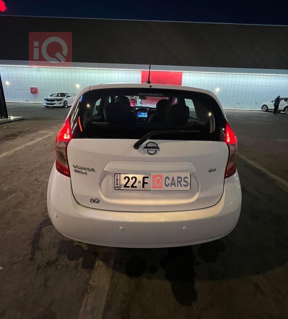 نيسان فيرسا